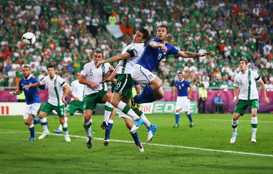 欧洲杯-意大利2-0爱尔兰晋级 巴神卡萨诺建功
